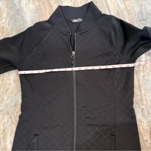 Women’s THE NORTH FACE Pyxis Parka black fleece jacket- Size small - Picture 4 of 8